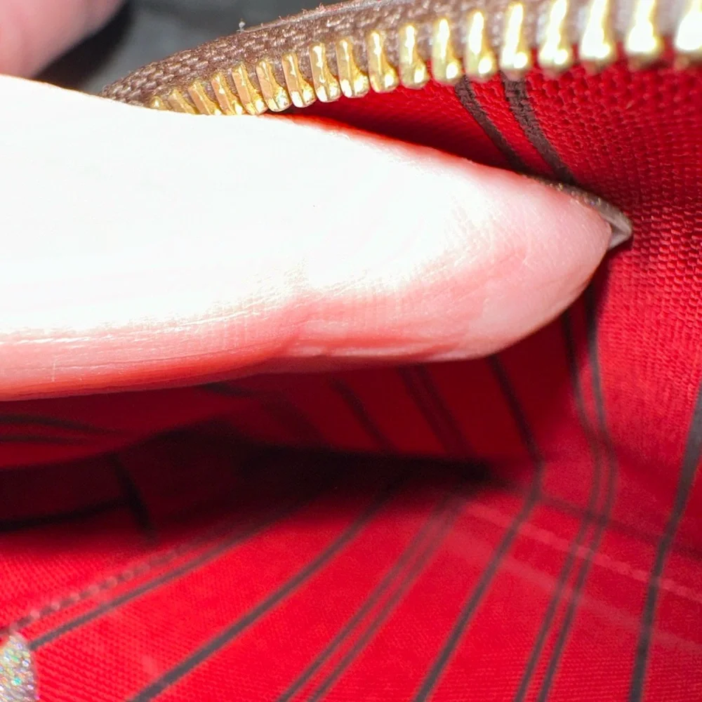 Authentic LV pouch - Picture 7 of 8